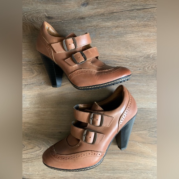 Shoes - Eüro soft women’s Sadira heeled ankle boot with buckles 8M